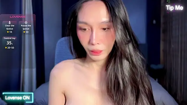 Show modela UrdreamTSgirl na web-kameri