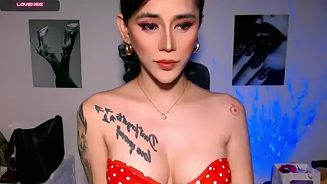 AngelicKatEscape webcam show