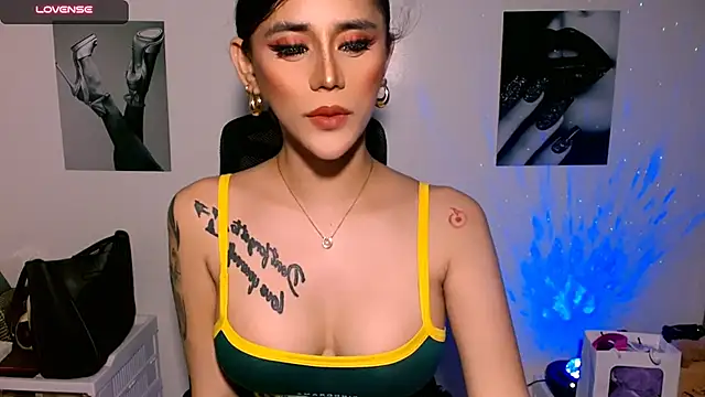 AngelicKatEscape Show Webcam