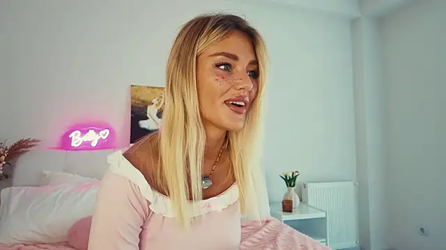 betty_xoxo Adlı Modelin Canlı XXX Sohbeti