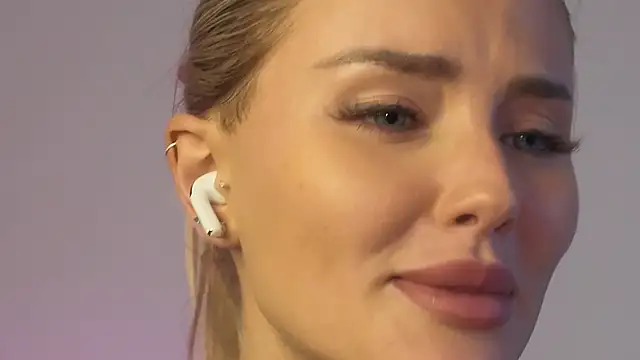 betty_xoxon Webbikameraesitys
