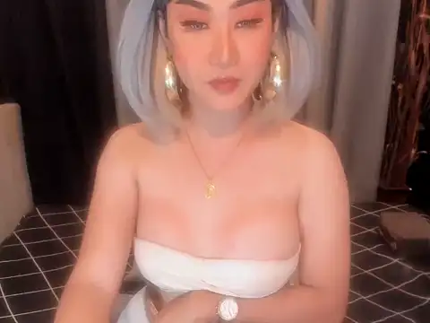 Show de CassieBigCock na webcam