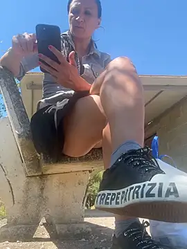 Živá chatovací místnost Luna-77