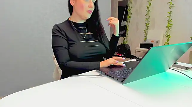 Yesss_Lilithn Webbikameraesitys