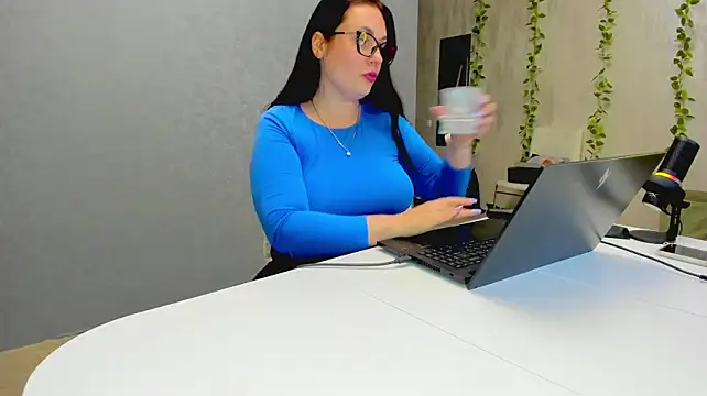 Yesss_Lilith's Live Chat Room