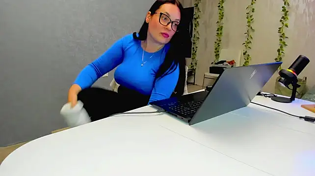 Yesss_Lilith Webcam Show