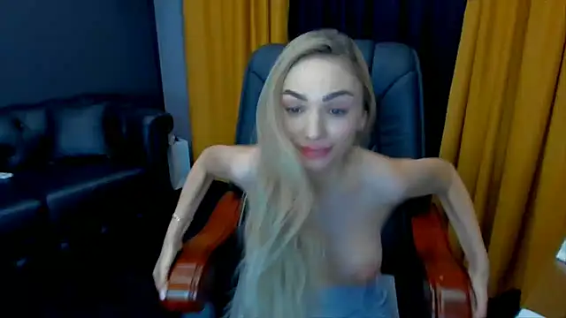 HaleySweet18 Adlı Modelin Canlı XXX Sohbeti