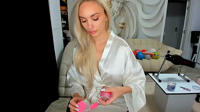 HaleySweet18: διαδικτυακό σόου στην κάμερα