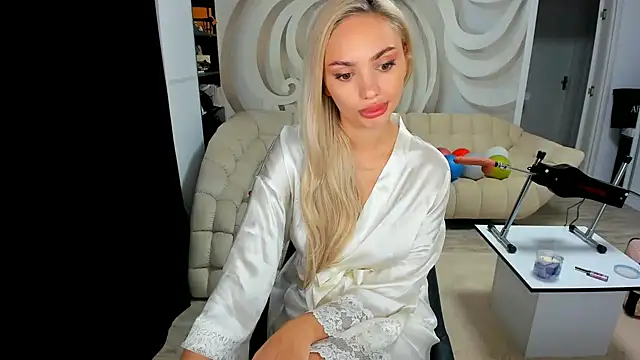 HaleySweet18's Webcam Show