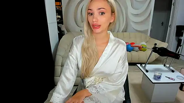 HaleySweet18: онлайн-секс-чат