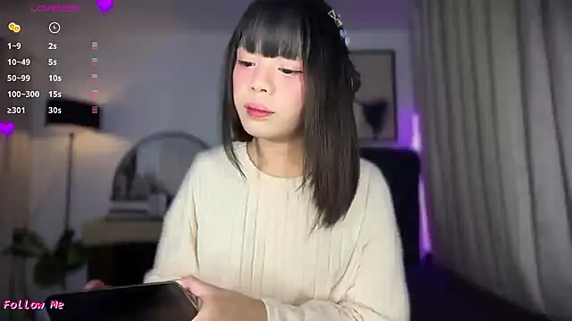Pertunjukan Kamera Web Pumi_akiko
