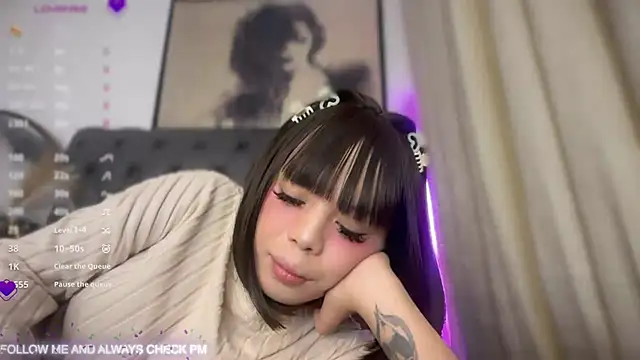 Pumi_akiko Pertunjukan Webcam