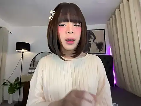 Pumi_akiko Pertunjukan Webcam
