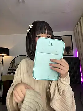 Pertunjukan Kamera Web Pumi_akiko