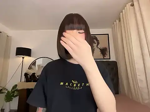 Pumi_akiko webcam show
