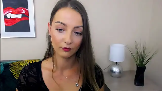 NatalieSexy Adlı Modelin Canlı XXX Sohbeti