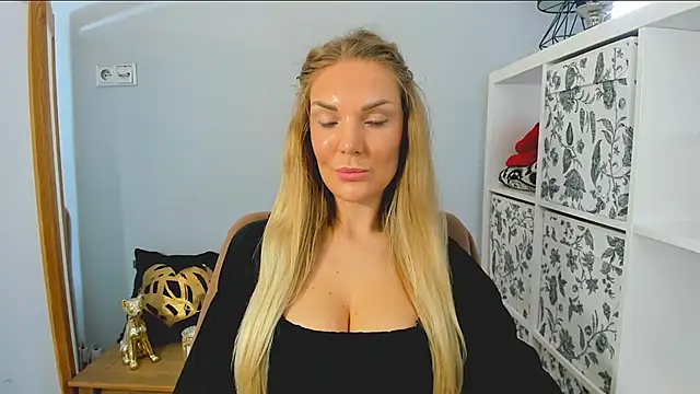 AulloraHoney live XXX chat