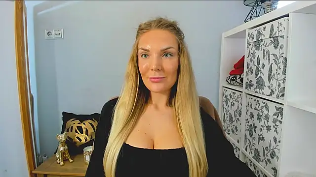 دردشة AulloraHoney الجنسية المباشرة
