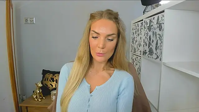 Živý XXX chat AulloraHoney
