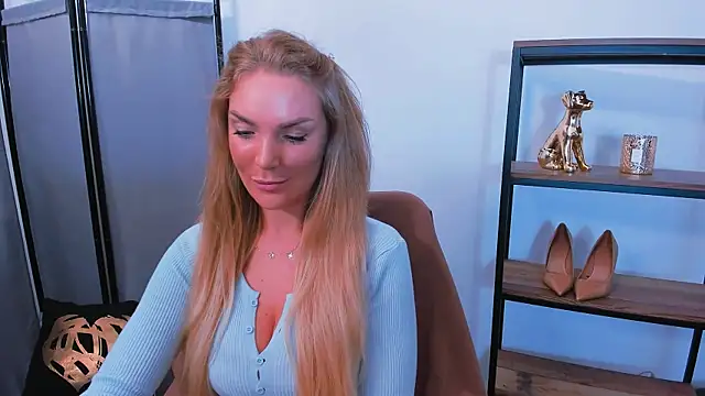 Chatroom XXX en direct de AulloraHoney