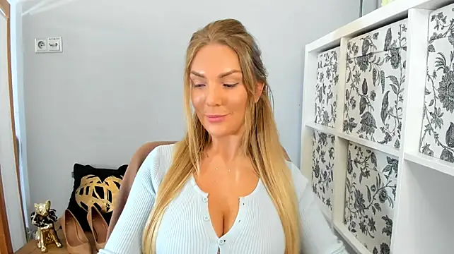 Živý XXX chat AulloraHoney