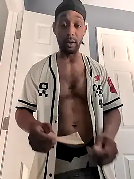 TheGoldenBoldy321 Show in webcam