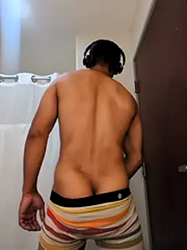 TheGoldenBoldy321's Webcam Show