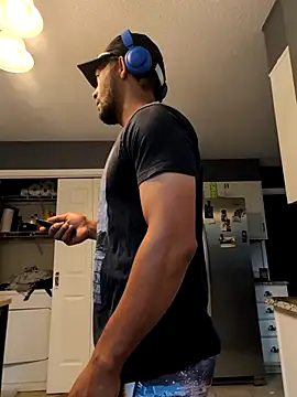 TheGoldenBoldy321's Webcam Show