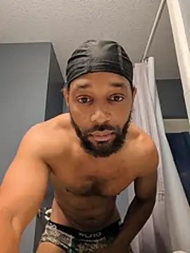 TheGoldenBoldy321 Show Webcam