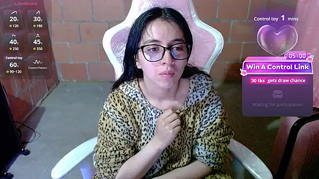 Maggie_Fox3's Live Chat Room