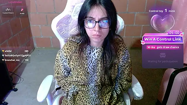 Chat +18 de Maggie_Fox3 ao vivo