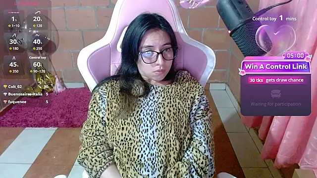 XXX chat uživo modela Maggie_Fox3