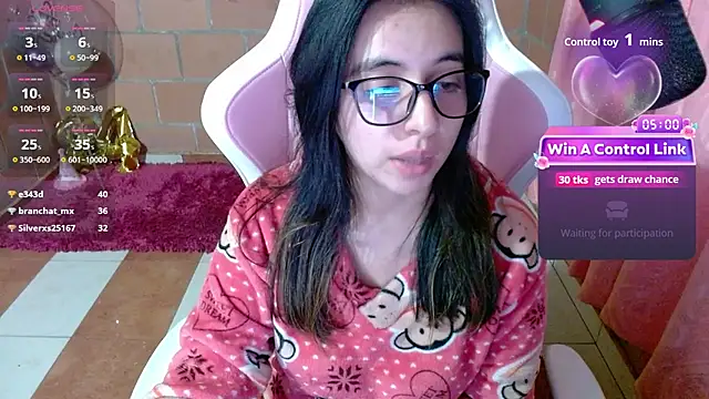 Maggie_Fox3's Live Chat Room