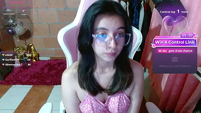 XXX chat uživo modela Maggie_Fox3