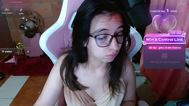 Maggie_Fox3: онлайн-сек с-чат