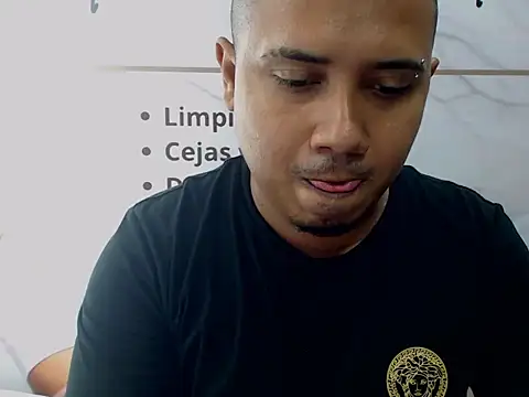 Show modela thepleasurechubby na web-kameri