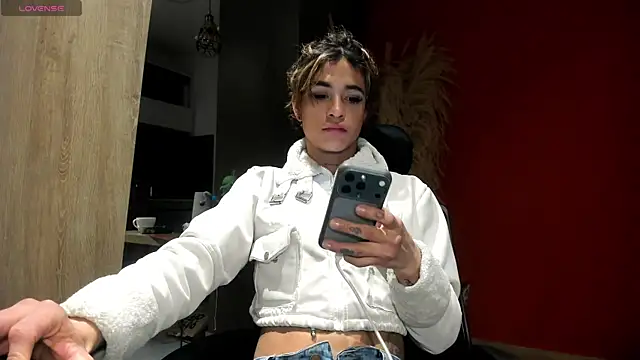 stormytt_ Show in webcam