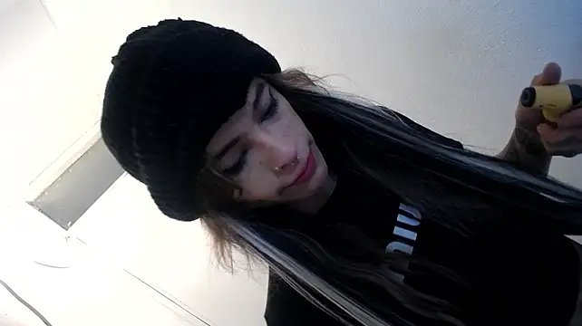 stormytt_ Pertunjukan Webcam