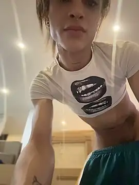 stormytt_ Show in webcam