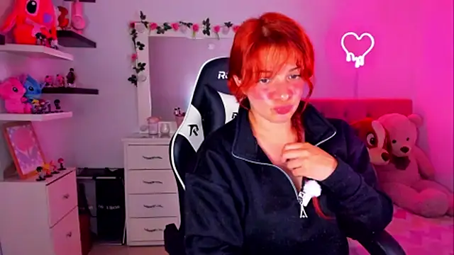 הופעת וובקאם של Vannessa__Shy
