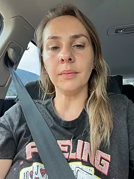 HornyNalia Pertunjukan Webcam