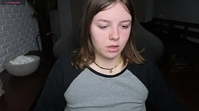 XNirvanaX Chat XXX in diretta