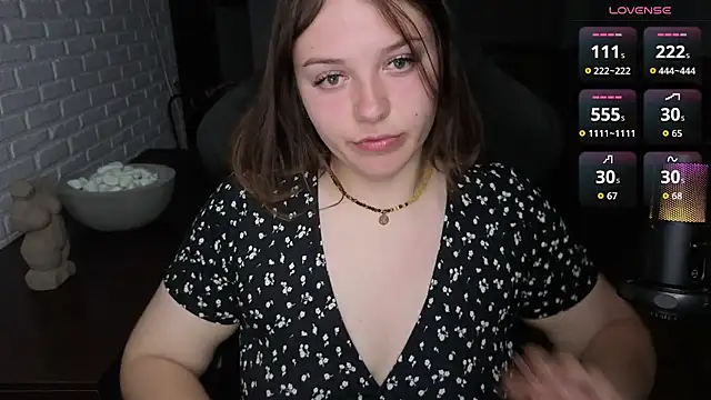 XNirvanaX Show in webcam