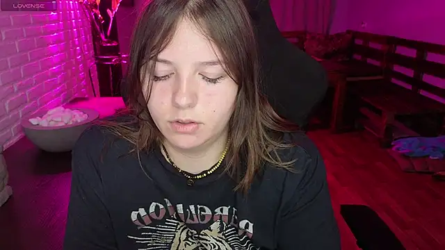 XNirvanaX – webcam-show