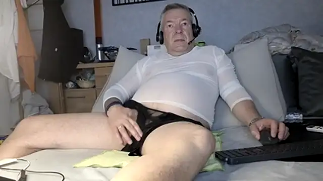 stranger196666 Webcam Show