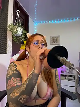 Luna_Paris_'s Webcam Show
