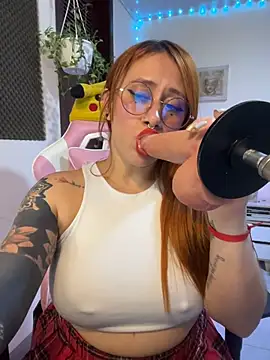Luna_Paris_ élő XXX-chatje