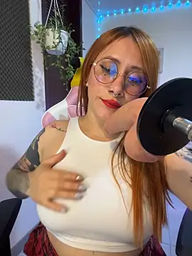 Chat XXX en directo de Luna_Paris_