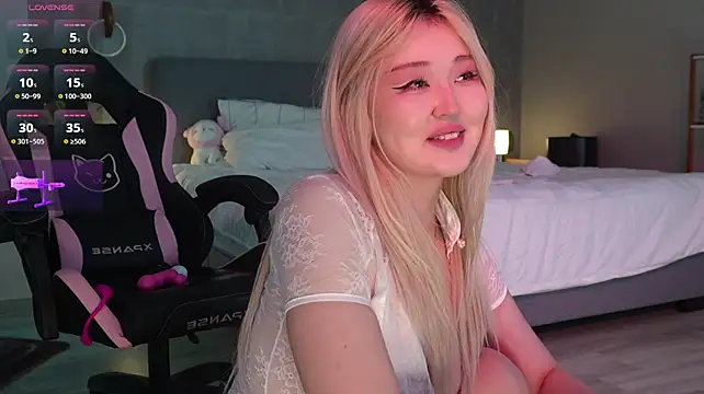 hyun_chia's Live XXX Chat