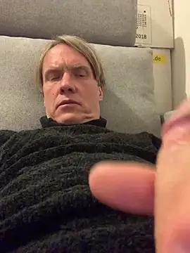 Jeppe555 Show in webcam
